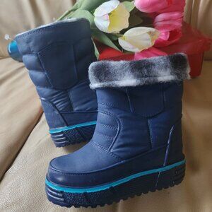 S6 Brand New Kids plaid-lined blue winter boots great tread Sz 8